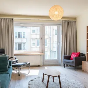 Hélène, Vlakbij Het Strand Appartement